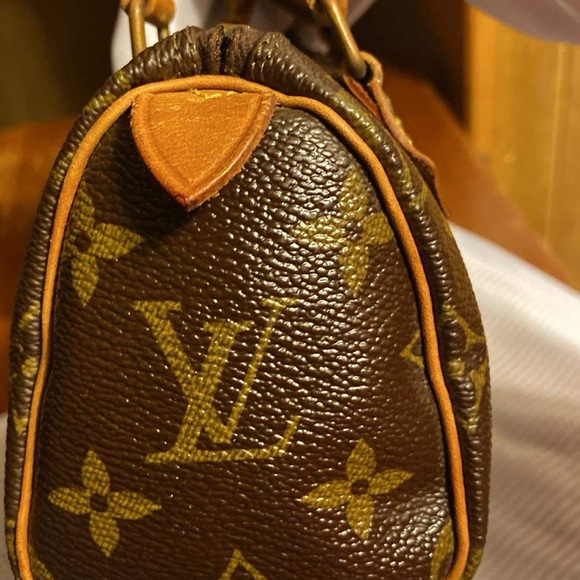 Louis Vuitton Brown Monogram Handbag - Picture 3 of 14
